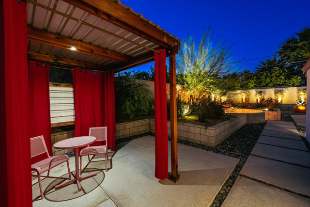 438 E Racquet Club Road, Palm Springs, CA 92262