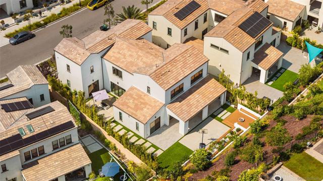 5347 Morning Sage Way, San Diego CA: https://media.crmls.org/mediaz/dea16e42-28d5-4b1c-93b7-9649329ca923.jpg
