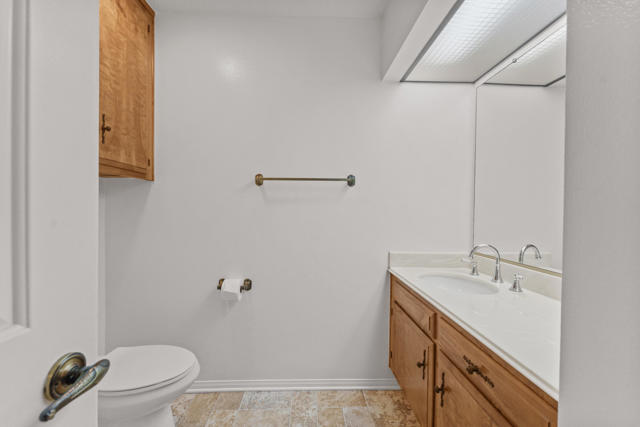 8515 Falmouth Avenue, Playa del Rey CA: https://media.crmls.org/mediaz/dea18569-d039-42b7-bb20-22a9f9a16cb8.jpg