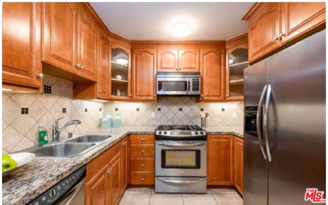 4732 Radford Avenue, Valley Village CA: https://media.crmls.org/mediaz/dea29c93-acd9-4e06-941b-c7ba7ea29c67.jpg