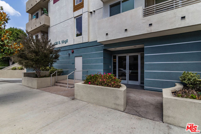 436 S Virgil Avenue, Los Angeles CA: https://media.crmls.org/mediaz/dea34354-4cd7-4a66-8672-1506d289e3c1.jpg