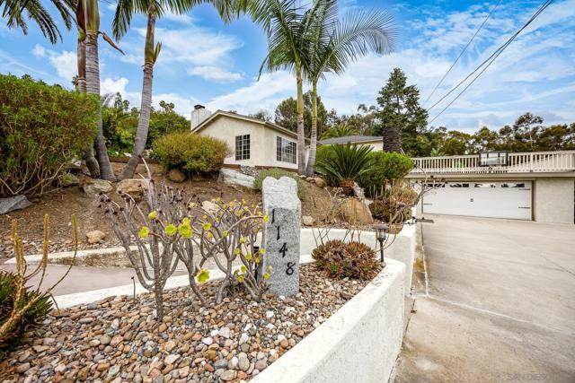1148 Emerald Heights Rd, El Cajon CA: https://media.crmls.org/mediaz/dea36deb-86ea-4f35-a77e-849d97075d4b.jpg