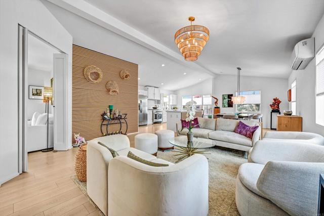 6503 Friendly Place, Carlsbad CA: https://media.crmls.org/mediaz/dea3c88d-12ef-4d3f-91ad-266007a2e5be.jpg