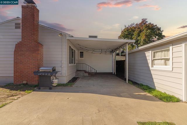 1935 Chestnut Ave, Antioch CA: https://media.crmls.org/mediaz/dea3cf99-2b64-4eb1-b6ac-0fc1e86a0637.jpg