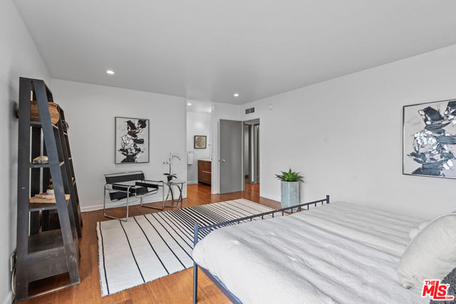 1887 Greenfield Avenue, Los Angeles CA: https://media.crmls.org/mediaz/dea40844-e9ae-42f7-aac2-fb4e1597bbf8.jpg