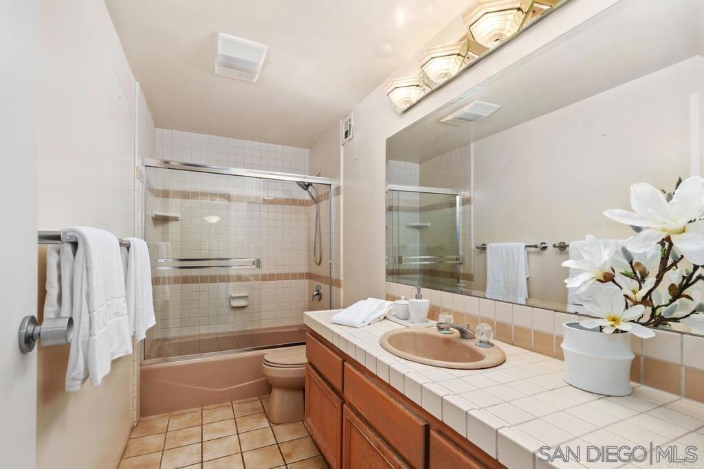2500 Torrey Pines Rd. - photo 15
