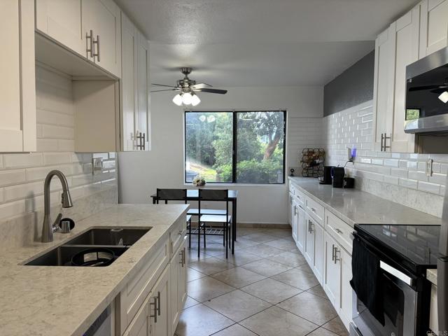 Detail Gallery Image 2 of 24 For 1691 Melrose Ave #F,  Chula Vista,  CA 91911 - 3 Beds | 2 Baths