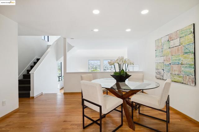 935 Hillside Ave, Albany CA: https://media.crmls.org/mediaz/dea58c63-921a-4f43-9e7f-c74ff9a23f7e.jpg
