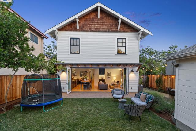 5472 KALES AVENUE, Oakland CA: https://media.crmls.org/mediaz/dea59506-29c7-4cc7-80e4-ab92cdc3323c.jpg