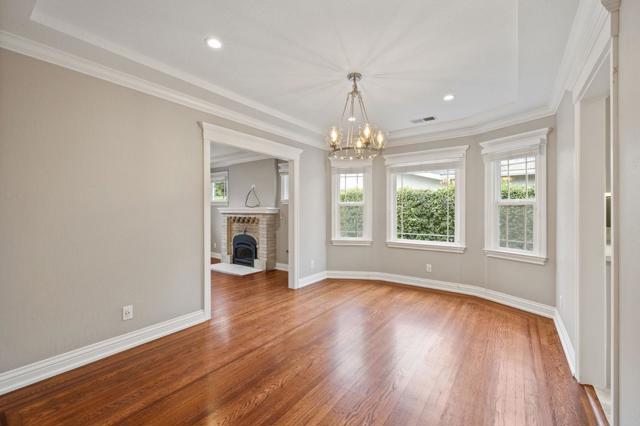 711 Laurel Avenue, Burlingame CA: https://media.crmls.org/mediaz/dea5a3e1-a367-48f4-b3e6-4594df4caec4.jpg