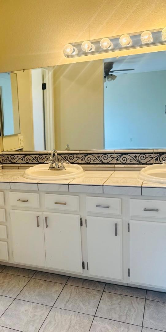 730 Williamsburg Way, Gilroy CA: https://media.crmls.org/mediaz/dea5c8f9-3f1f-4caa-9a6b-7b69efbe31b0.jpg