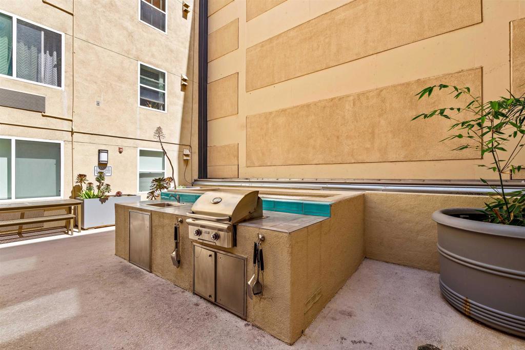 1435 India Street - photo 17