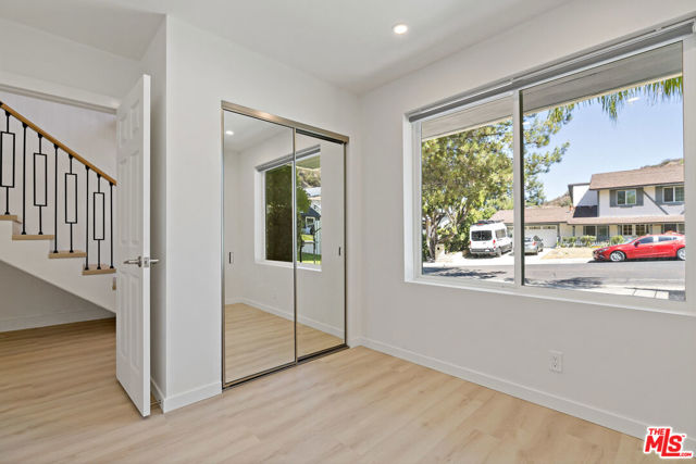 23906 1/2 Darbun Drive, Newhall CA: https://media.crmls.org/mediaz/dea6f8ee-162b-4f23-bcde-2fa5ce521a9c.jpg