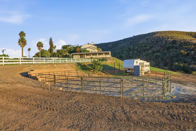 Detail Gallery Image 53 of 65 For 1925 Robinhood Rd, Vista,  CA 92084 - 5 Beds | 4/1 Baths