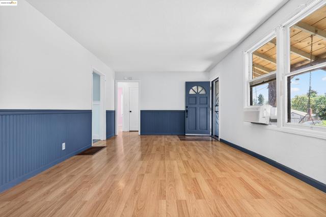 41 Corte Dorado Ct., Benicia CA: https://media.crmls.org/mediaz/dea7e3df-e9b3-4635-9ca8-5f4352c520b8.jpg