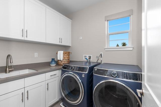 13403 Hudson Ln, San Diego CA: https://media.crmls.org/mediaz/dea8055b-c857-4f11-ae4e-b178b051acd3.jpg