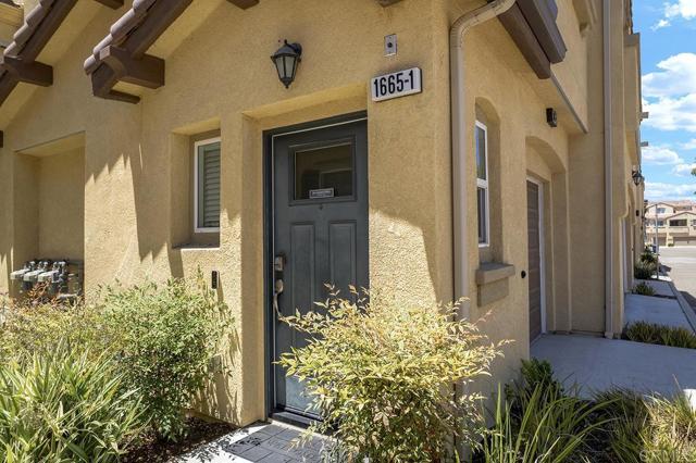1665 Santa Alexia Avenue, Chula Vista CA: https://media.crmls.org/mediaz/dea8139b-7cbd-4947-8545-1faceeedada2.jpg