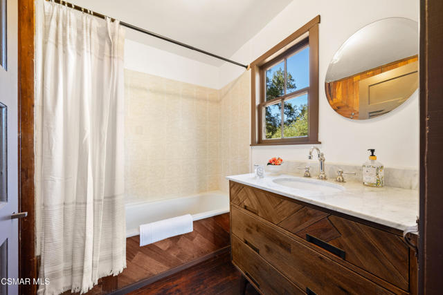 141 Lake Sherwood Drive, Lake Sherwood CA: https://media.crmls.org/mediaz/dea85a6b-ef2b-44ef-aa7d-b1f5441be4d0.jpg