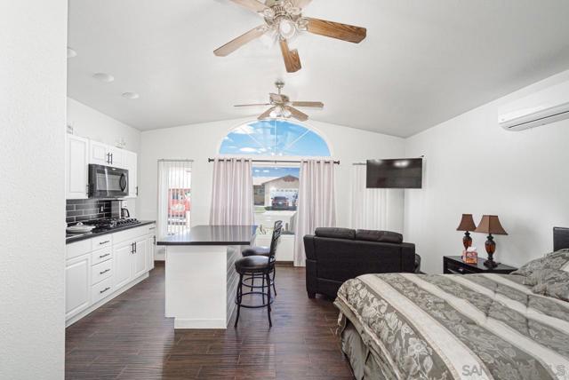262 Flowerdale Ln, San Diego CA: https://media.crmls.org/mediaz/dea91cc2-4201-4576-a92f-bc14dcd671a3.jpg