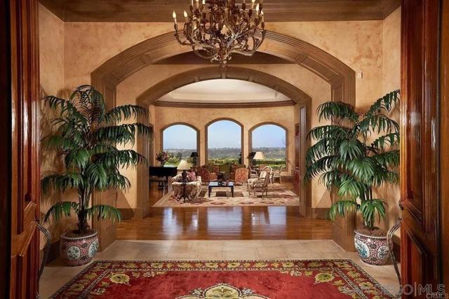 14716 Ladys Secret Drive, Rancho Santa Fe CA: https://media.crmls.org/mediaz/dea9b01d-f90f-4e09-8867-c7c4a96c1731.jpg