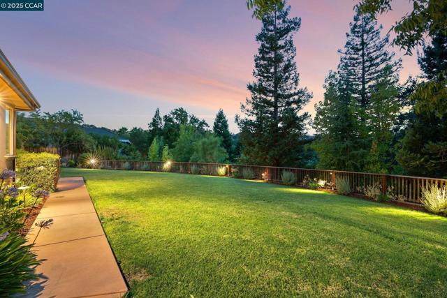 21 Monte Crest Ct., Walnut Creek CA: https://media.crmls.org/mediaz/dea9edd3-646e-48cf-8739-c858da7b7783.jpg