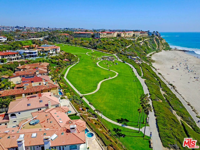 28 Saint Kitts, Dana Point CA: https://media.crmls.org/mediaz/deaa09ab-f6ca-4fca-a12a-915256a49c15.jpg