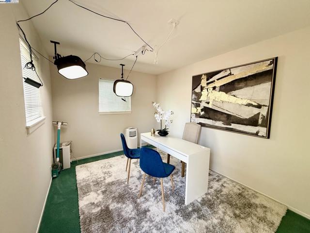 545 Central Ave, Alameda CA: https://media.crmls.org/mediaz/deaa168a-2711-499f-af47-87d4f6b8b245.jpg
