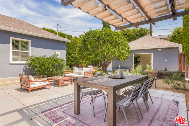 2590 Armacost Avenue, Los Angeles CA: https://media.crmls.org/mediaz/deaa5e4b-44d5-4315-ba28-f0de963aefc7.jpg