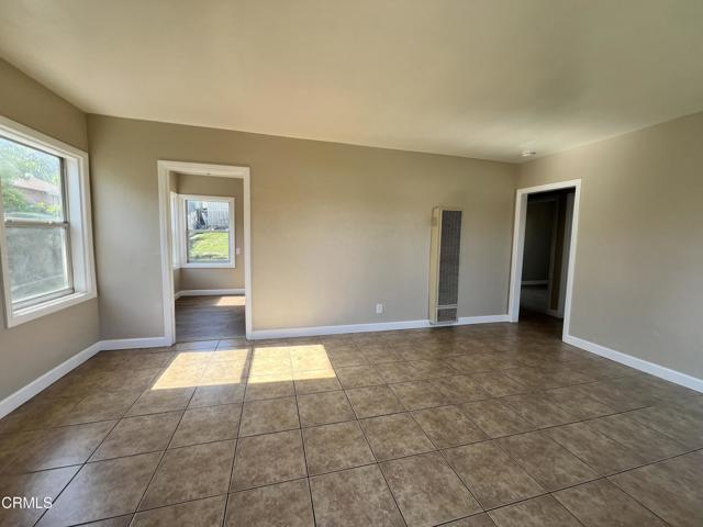 Detail Gallery Image 2 of 8 For 2012 Jessie St, Bakersfield,  CA 93305 - 2 Beds | 1 Baths
