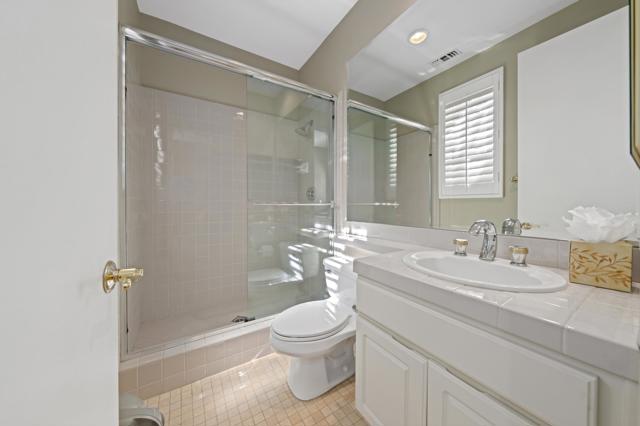 81100 Legends Way, La Quinta CA: https://media.crmls.org/mediaz/deab6330-b7be-4cc8-b94c-4f7549704d30.jpg