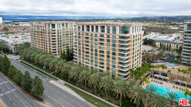 5072 Scholarship, Irvine CA: https://media.crmls.org/mediaz/deadda57-05d2-4014-83d1-7a34be304e0f.jpg