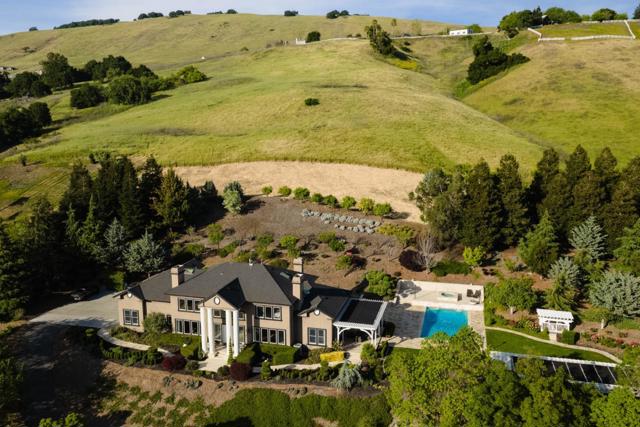 9540 Via Del Oro, Gilroy CA: https://media.crmls.org/mediaz/deae33d4-7983-4467-b41f-fc459a5ddbe0.jpg