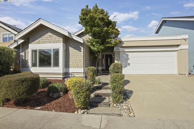 10034 Foxboro Cir, San Ramon CA: https://media.crmls.org/mediaz/deae920b-0276-47a3-8db1-e0aa1fbbe47c.jpg