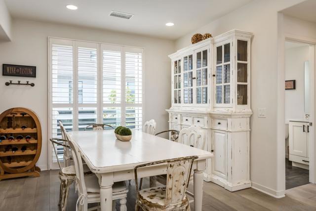2511 State St, Carlsbad CA: https://media.crmls.org/mediaz/deaea181-0dff-4782-bb12-4af71163a4d5.jpg