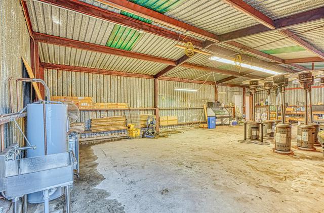 7550 Sandholdt Road, Moss Landing CA: https://media.crmls.org/mediaz/deaf2992-822e-44a5-a151-4ab562406470.jpg