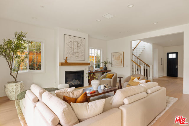 1827 9th Street photo 4