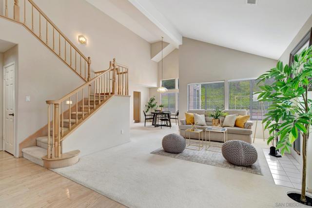 11515 Corte Playa Las Brisas, San Diego CA: https://media.crmls.org/mediaz/deaf4e76-d9f0-46ff-bc94-19484f29e950.jpg