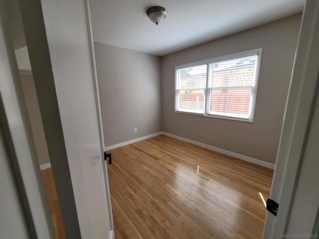 4660 Saratoga Ave, San Diego CA: https://media.crmls.org/mediaz/deb02260-dc41-4f55-8bd8-be5d2b7ea958.jpg