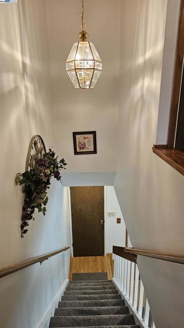 33 Paseo Grande, San Lorenzo CA: https://media.crmls.org/mediaz/deb06d1c-7da3-427e-a956-0133200743fd.jpg