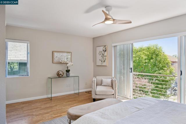 1017 45Th St, Emeryville CA: https://media.crmls.org/mediaz/deb0d84c-076e-43a5-8878-2fcc72be08ed.jpg