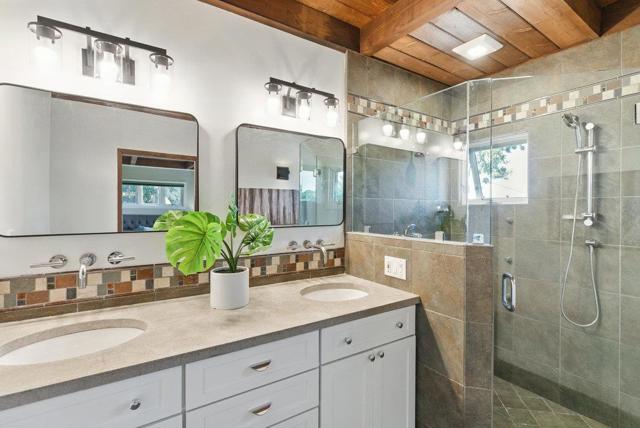 3225 Upper Lock Avenue, Belmont CA: https://media.crmls.org/mediaz/deb10ce5-0593-43bf-a2e3-f2829173f519.jpg