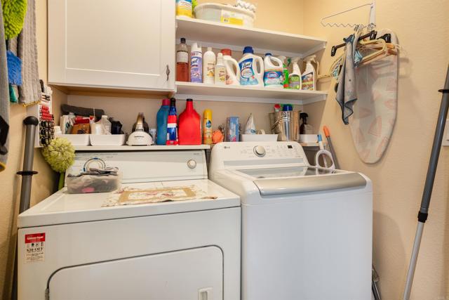 1564 Via Brisa Del Lago, San Marcos CA: https://media.crmls.org/mediaz/deb295d2-5907-40bc-8941-a484467c4ccd.jpg