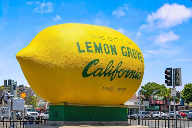 7855 Montana Street, Lemon Grove CA: https://media.crmls.org/mediaz/deb2e3c1-ec3a-4411-8062-ad376c35cafe.jpg
