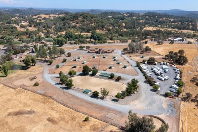 1416 Blue Tent Court,  CA: https://media.crmls.org/mediaz/deb2e7d7-9c74-46a6-a550-15ce41e1712a.jpg
