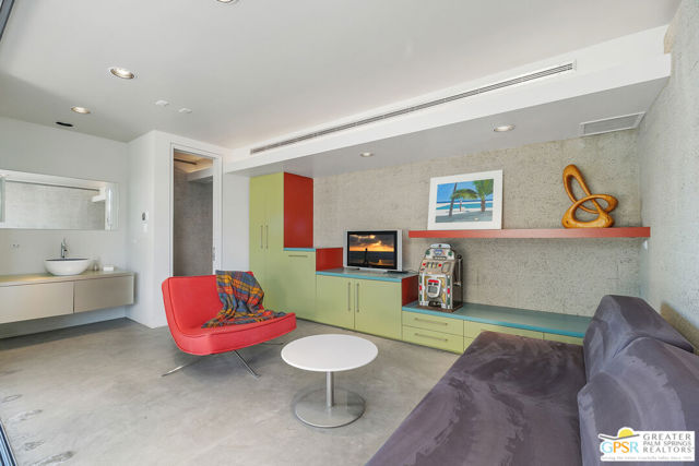 Image 58 of 75 For 27 Grande View Court