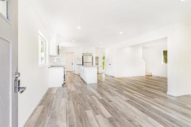 24576 Oneil Ave, Hayward CA: https://media.crmls.org/mediaz/deb3c67b-86a9-4bcb-bdf2-4cb235f593a6.jpg