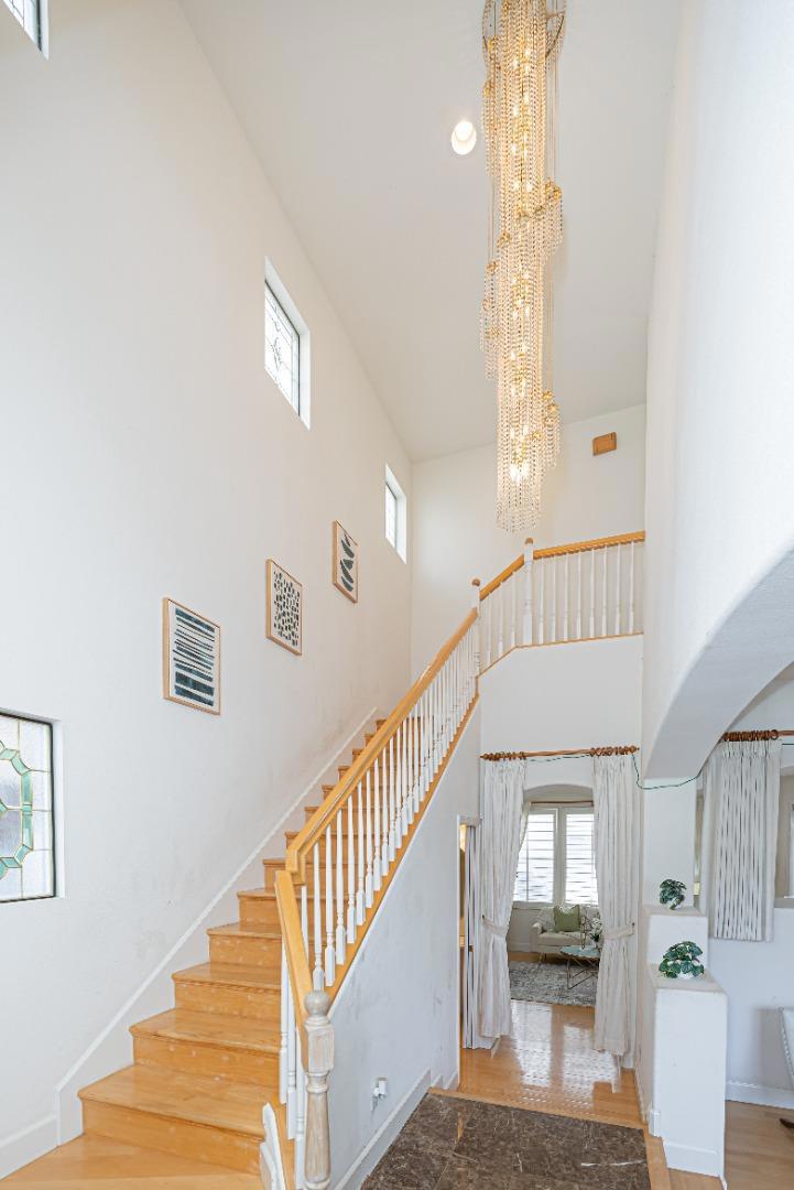 https://media.crmls.org/mediaz/deb400b5-d3a5-446d-b70c-27004d597b11.jpg?preset=X-Large