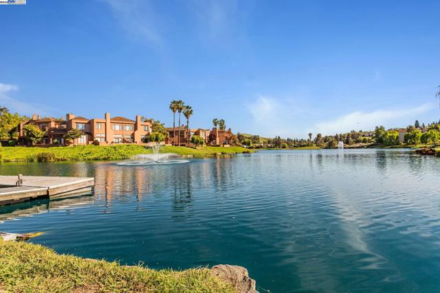 4001 W Lakeshore Drive, San Ramon CA: https://media.crmls.org/mediaz/deb4a5e4-f125-4b40-89b7-1d2413b55101.jpg