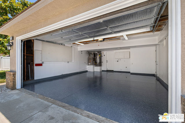 29136 Stonegate Lane, Highland CA: https://media.crmls.org/mediaz/deb4e77f-6a25-46b1-8d59-0eaf9c73b8cc.jpg