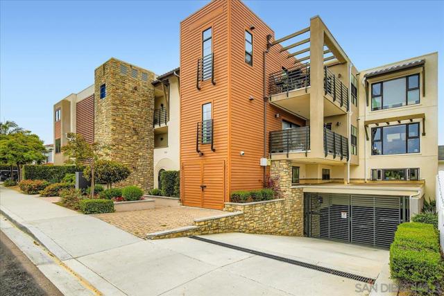 3128 Canon St, San Diego CA: https://media.crmls.org/mediaz/deb610a1-eb40-4428-8f2e-9f1450eaa479.jpg
